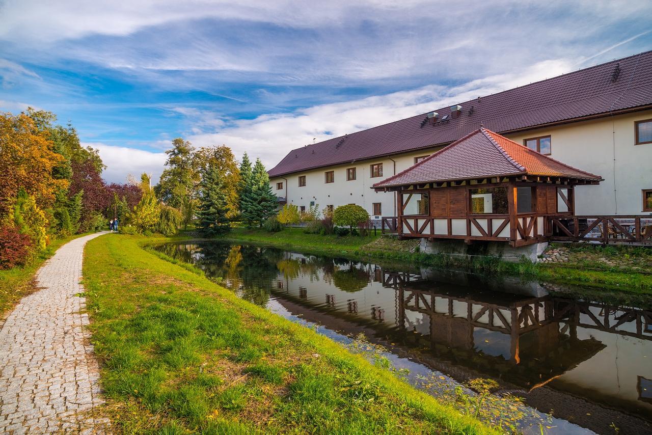 Hotel Karczyce Eksteriør billede